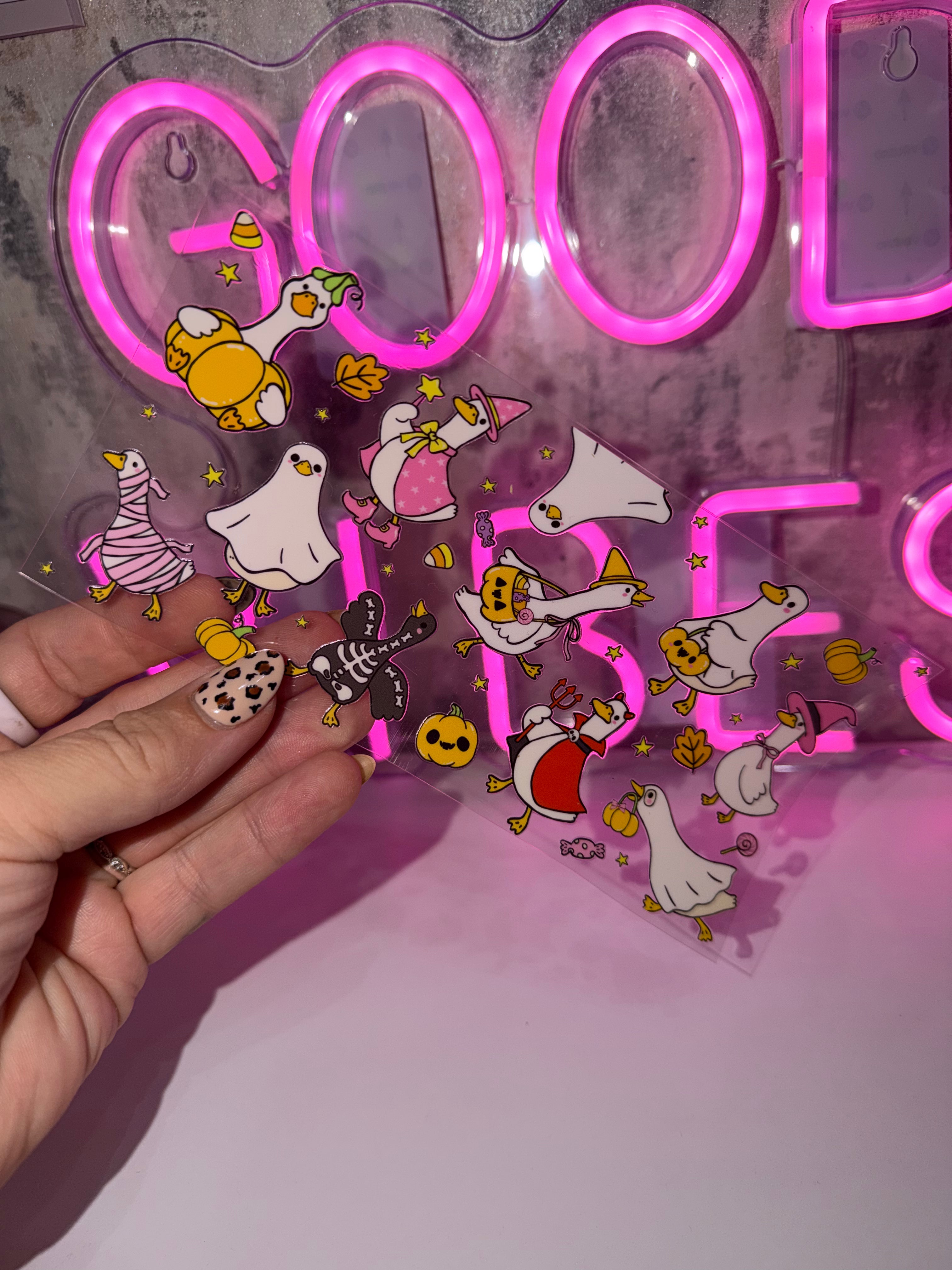 Halloween goose : uvdtf zipless glitter envelope